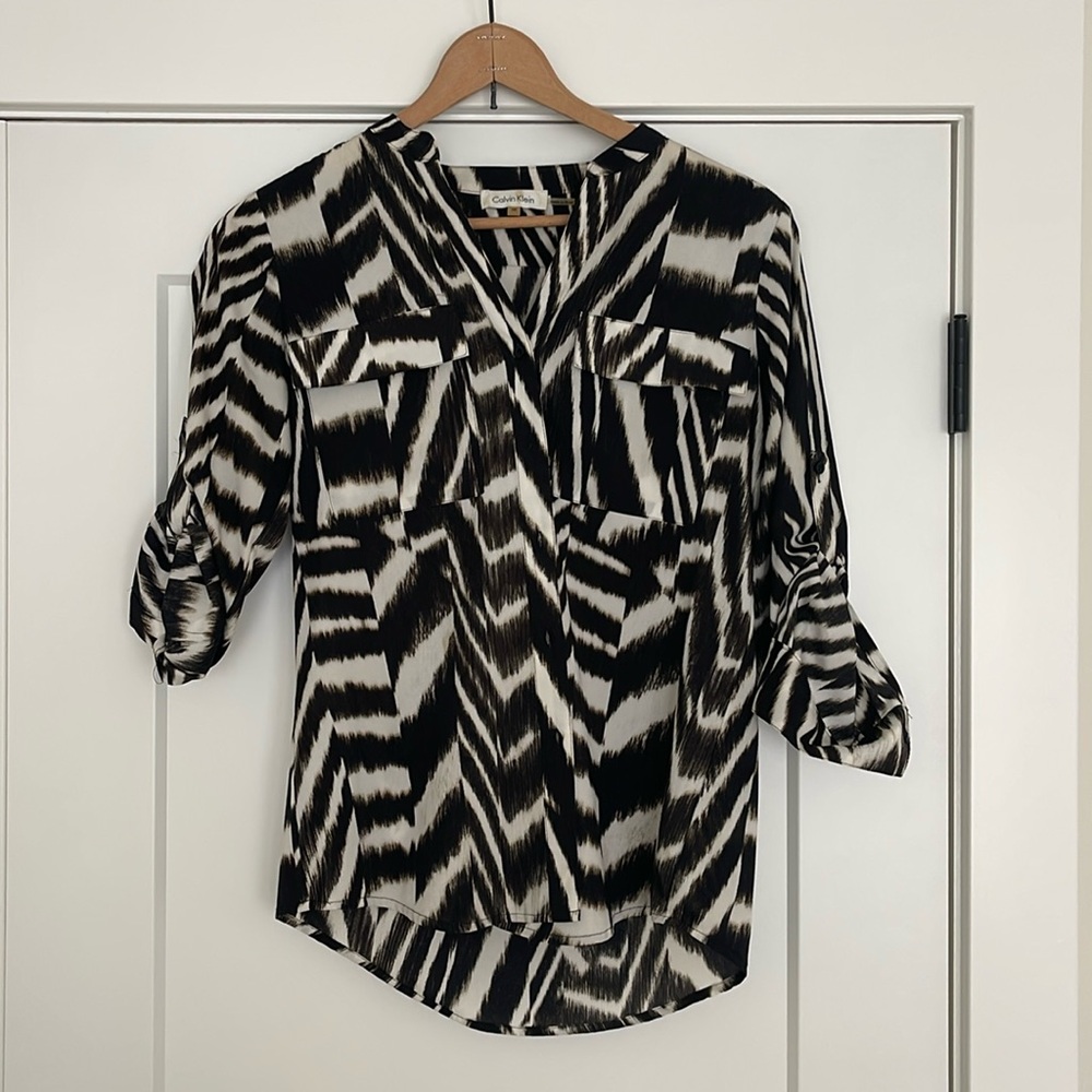Calvin Klein Women’s Button Down Black and White Roll Tab Sleeves